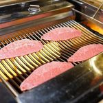 お肉屋 けいすけ 三男坊 - 高森和牛の一枚焼き