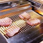 お肉屋 けいすけ 三男坊 - 厚切りタン元の牛タン