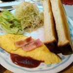 プレンオムレツと6枚切りトースト