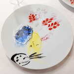 ナクレ - 最初の飾り皿はシャガール。抽象的な絵、男性は青い顔だが不健康そうには見えない（笑）