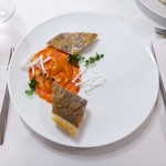 ナクレ - 鯛のロースト、チョリソー添え。魚と肉を一皿の中で組み合わせるのは、非常にユニークな手法