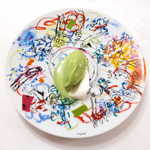 ナクレ - 出来立ての抹茶アイスクリーム。最後は華やかに、シャガールの絵皿で大団円を迎える