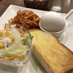 甘味工房 来倭多 - トーストは半分ですが、スパゲッティがしっかり食べ応えがありました（２０１８．９．１３）