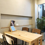 CAFE&BAR EDITION ART&DESIGN FARM - 店内の一角