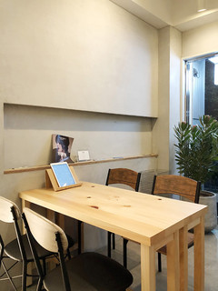 CAFE&BAR EDITION ART&DESIGN FARM - 店内の一角