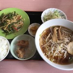 台湾料理彩華 - 青椒肉絲＋ラーメン