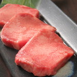 Sendai Horumon Yakiniku Tokiwatei Kawadairaten - 厳選したタン元のみ使用の「特たん塩」