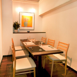 We have ``semi-private rooms'' where you can enjoy your meal without worrying about those around you.