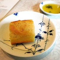 グリルうかい 丸の内店 - コースのパン（お代わり自由）