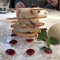 ペルケノー - マダムの中なので崩さずに食べなくてはいけない