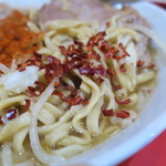 ラーメン二郎 - 粗挽き唐辛子投下～♪