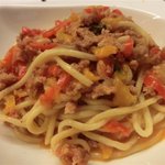 トラットリア 29 - 「スパゲットーニ　辛いサルシッチャとぺぺロンのオイルベース」：モチッとピリッとしているから、ぺロッと食べれるｗ