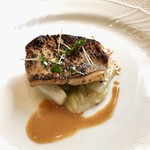 ＢＩＳＴＲＯ Ｂｏｎｎｅ－ｃｈｅｒｅ - ノドグロのソテー
          お刺身にするノドグロを軽く
          焼いた皮目の芳ばしさと上品な脂が(*b'v･)b+
          ソースの香草の香りも爽やか。