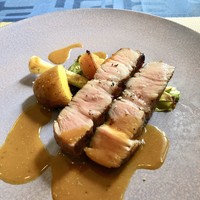 ＢＩＳＴＲＯ Ｂｏｎｎｅ－ｃｈｅｒｅ - ガリシア栗豚のロースト ブルーチーズソース
                    この豚肉がめちゃ旨っ！柔らかくて甘い。
                    チーズソースくどくなくて(๑•̀ •́)و✧  
                