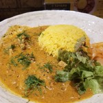 SPICY CURRY 魯珈 - ディル爽やかに薫る。秋鮭と舞茸のカレー
