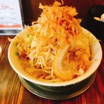 ラーメン/中盛（650円/100円）