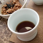 手打ち蕎麦 こはし - めんつゆもキレイ。