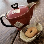 手打ち蕎麦 こはし - そば湯とお菓子です。