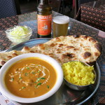 インド ＆ ネパール レストラン サティー - Aセット（チキン/ナン/ライス/サラダ　700円）
