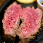 熟成肉バル 神保町style - 熟成肉ステーキ(150g) 1300円 の断面