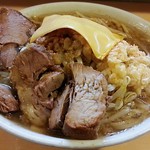 ラーメン荘 地球規模で考えろ - 【ラーメン + チーズ】￥750 + ￥50