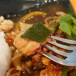 バーンタイ - バイマックルゥー (こぶみかんの葉)