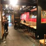 STEAK × WINE 肉バル LIMIT DISH - 奥から見た店舗の様子