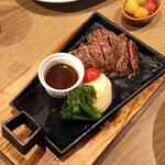 STEAK × WINE 肉バル LIMIT DISH - 厳選 牛ハラミステーキ