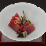 ◆ Tuna sashimi