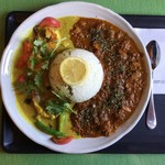 スプーンソング - 南北スペシャル 1,200円(右が北インドのキーマ、左が南インドのケーララ プラウン)