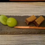 天ぷら酒房 西むら - シャインマスカットと生チョコ