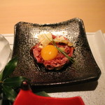 焼肉 強小亭 - 炙りユッケ