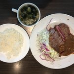 キャトルラパン - ステーキランチ 300g 全体像