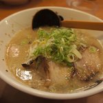げんこつ - フツーの博多ラーメン