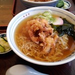 そば処　すぎ - ゲソ天入り　特製ラーメン　900円