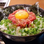 焼肉家 KAZU 神楽坂 - ローストビーフ丼のアップ