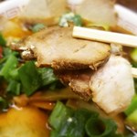 麺屋7.5Hz+ - チャーシューの堅めのところ