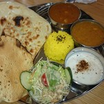 インド料理専門店 クシュクシュ - 2018 9/14　ラムさんのおうちタリーセット　ナン