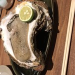 新橋 いっぱし - 大きな岩ガキ