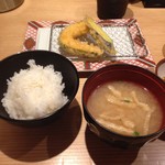 博多天ぷら やまや - ご飯とみそ汁
