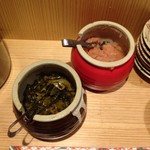 博多天ぷら やまや - 卓上の明太子と高菜