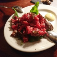 カルネジーオ イースト - レアグリルハンバーグ