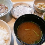 天婦羅 割烹 藤よし - 定食のセット　ご飯・お味噌汁・漬物・卯の花