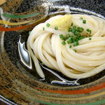 日の出製麺所 - 冷たい麺に冷たいかけだし