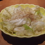 鳥どり総本家 飯田橋店 - ゴマ塩おつまみキャベツ