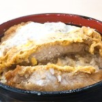 さか本 - かつ丼（断面）