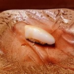 すし処 みや古分店 - 新烏賊中にウニ