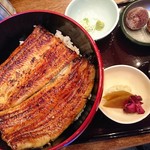 特撰丼。税抜き4,450円。