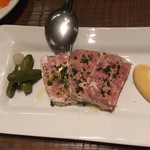 bistro oeuf oeuf - パテ、写真は3人分です