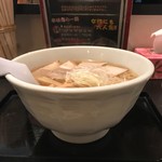 新旬屋麺 - 鶏醤油らー麺580円